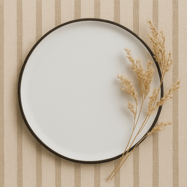 Χειροποίητο κεραμικό πιάτο με λευκή ματ υάλωση και ίσιο σχήμα – Λευκή Νύχτα, σε 15, 20 και 24,5 εκ.