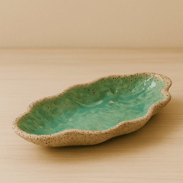 Χειροποίητο κεραμικό πιάτο κοχύλι με πράσινη-μέντα υάλωση – Μέντα, stoneware